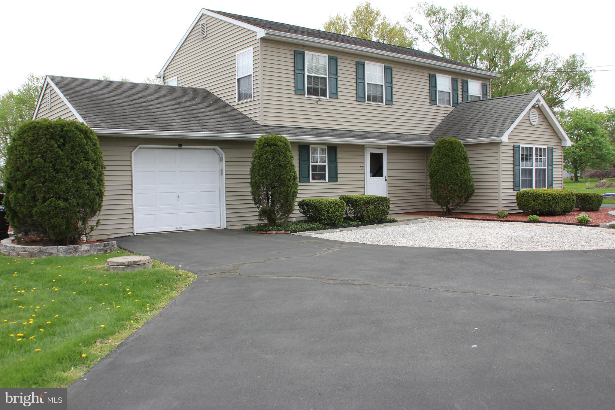 38 Raub Road Quakertown, PA 18951 - Photo 4 of 32 Another Front Angel