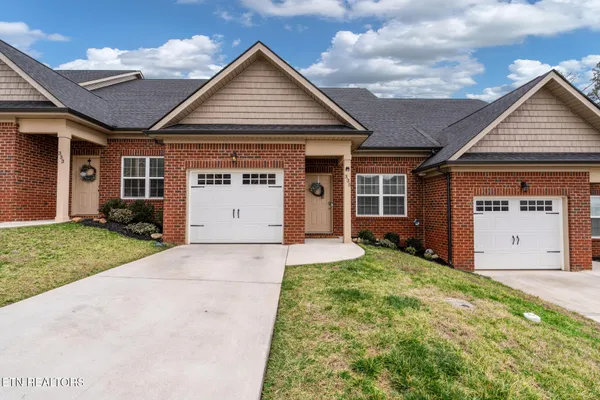 $385,000 | 335 Jacksonian Way, Lenoir City, TN 37772