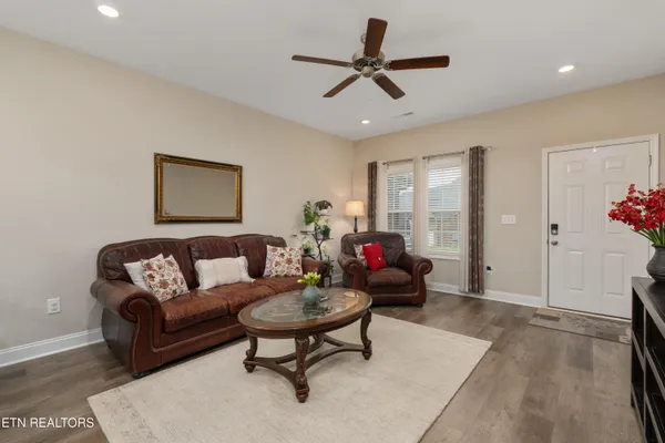 $385,000 | 335 Jacksonian Way, Lenoir City, TN 37772