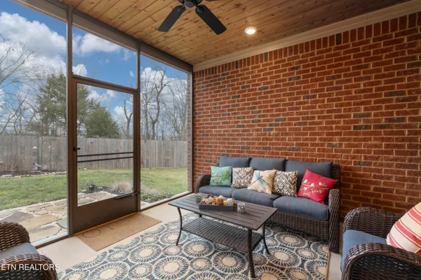 $385,000 | 335 Jacksonian Way, Lenoir City, TN 37772