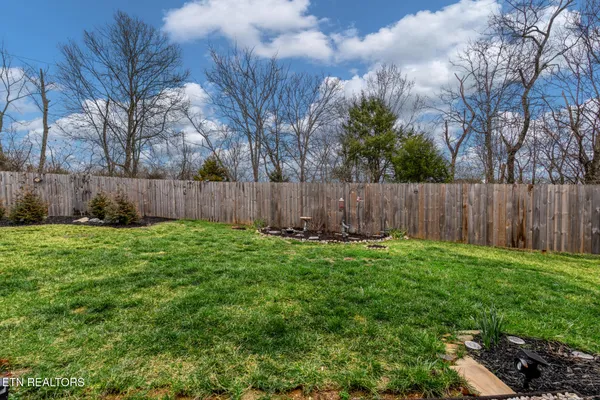 $385,000 | 335 Jacksonian Way, Lenoir City, TN 37772