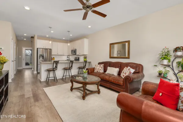 $385,000 | 335 Jacksonian Way, Lenoir City, TN 37772