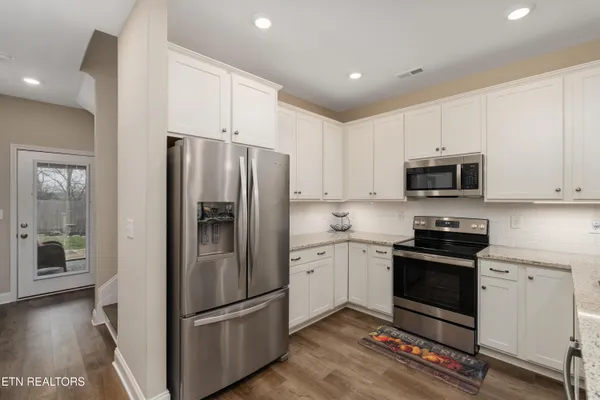 $385,000 | 335 Jacksonian Way, Lenoir City, TN 37772
