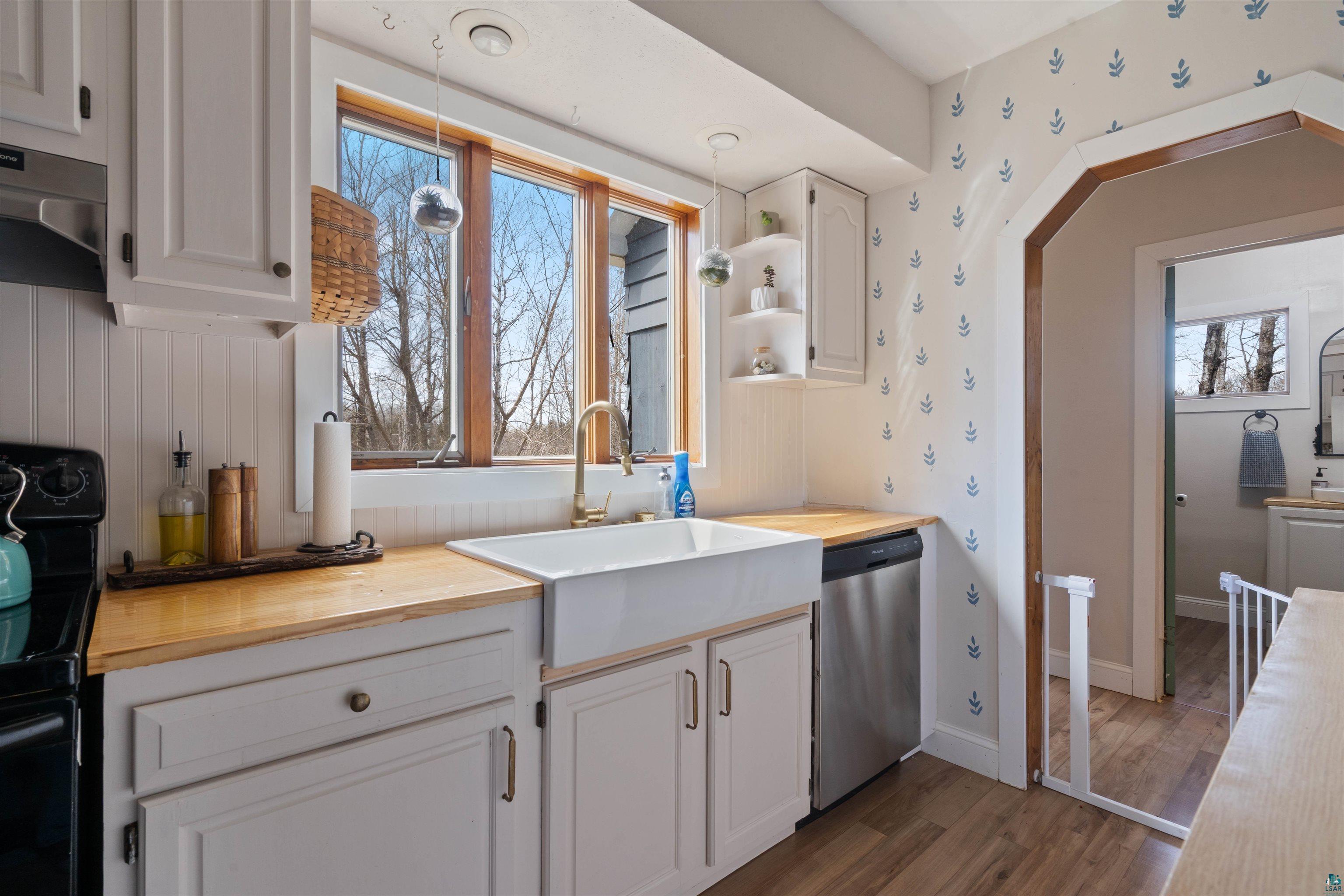 5447 Hoffmockel Road Superior, WI 54880 - Photo 6 of 42