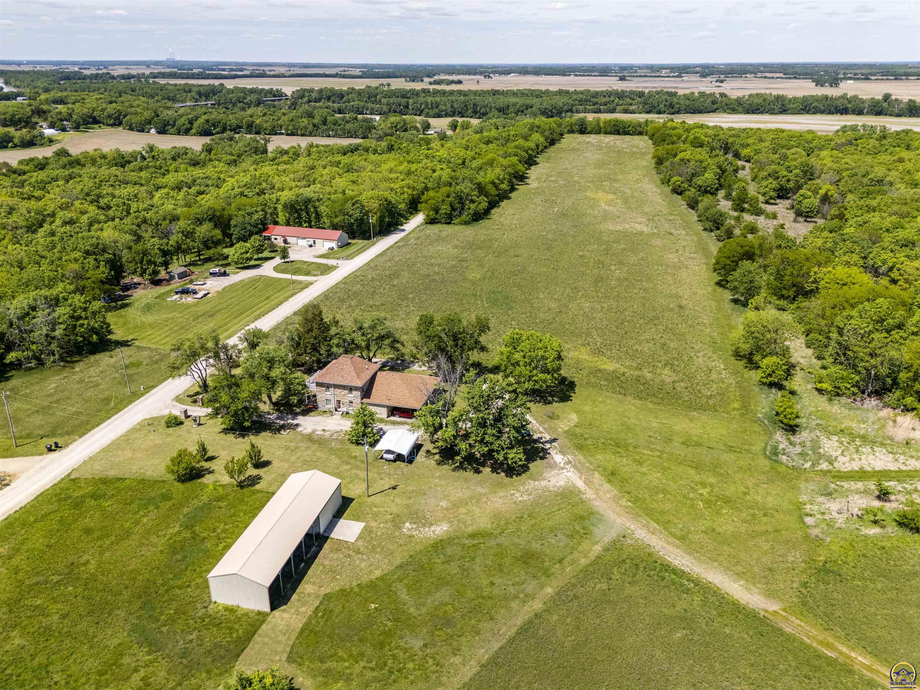 2026 Northwest Douglas Road Topeka, KS 66615 - Photo 63 of 94