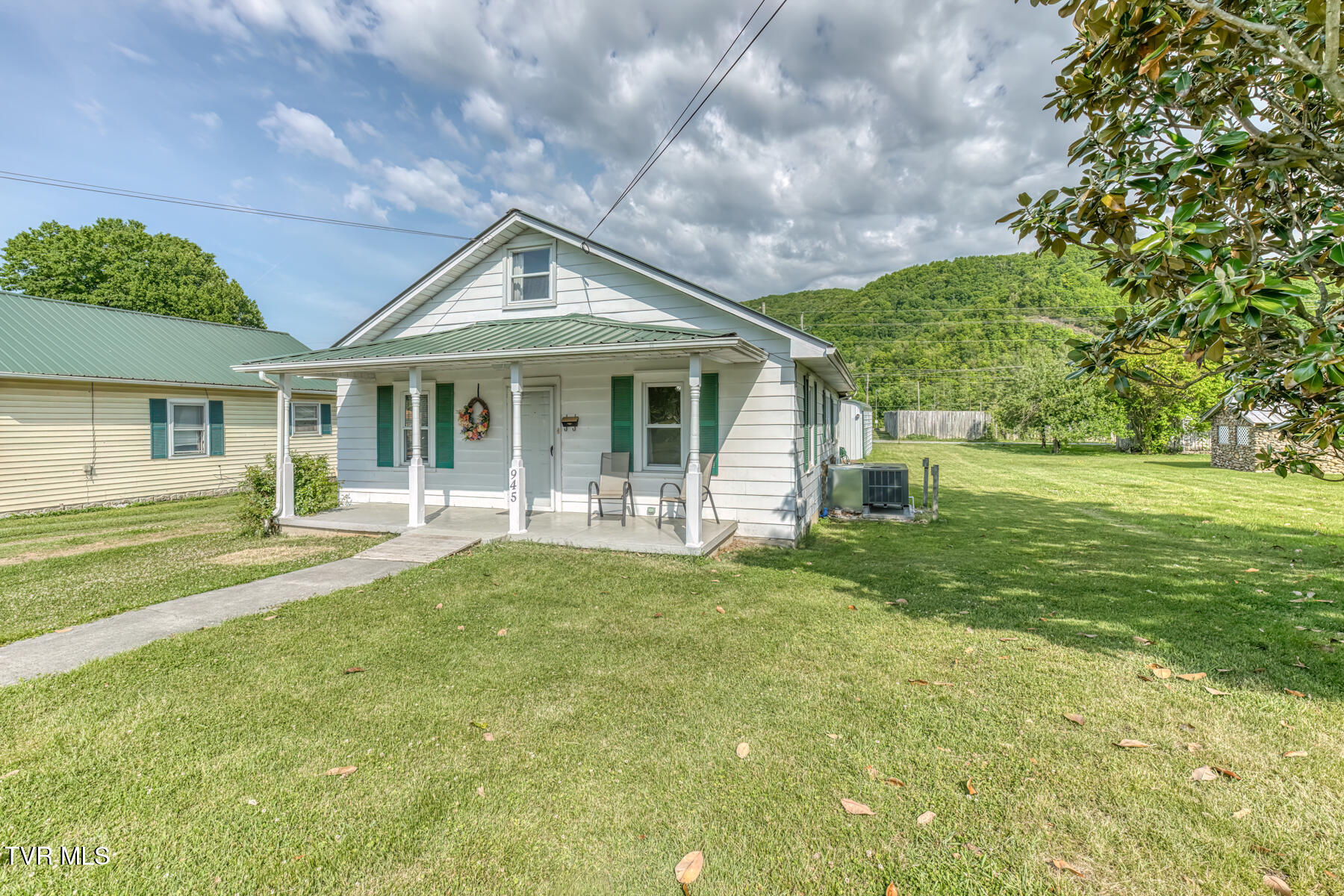 945 North Elm Avenue Erwin, TN 37650 - Photo 25 of 46 945 N Elm Ave-27
