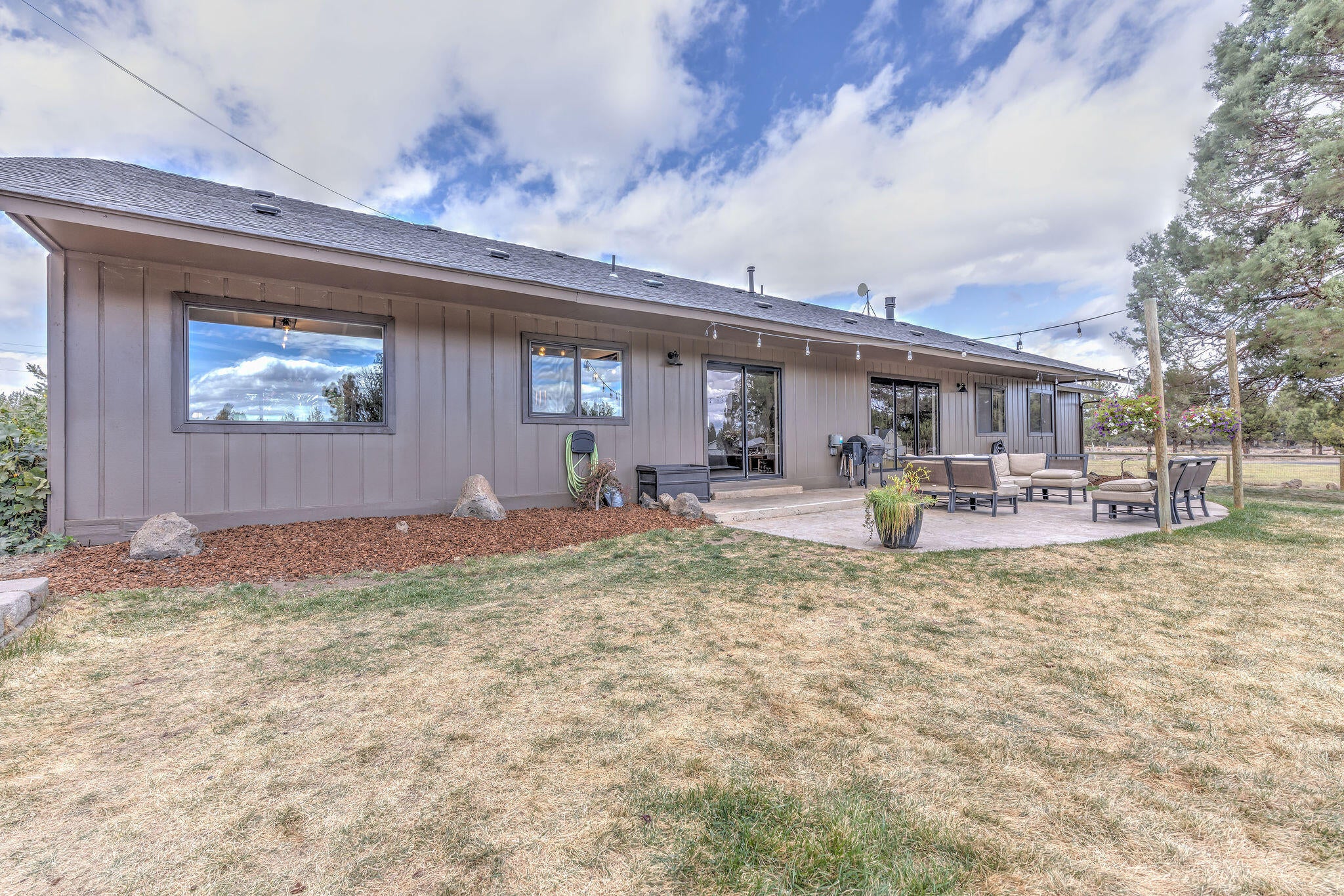 61070 Gosney Road Bend, OR 97702 - Photo 30 of 43 090A5107_08_09_10_11