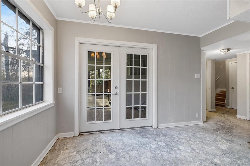 2305 Cherry Hill Road Texarkana, TX 75503 - Photo 6 of 20 a view of an empty room with a window