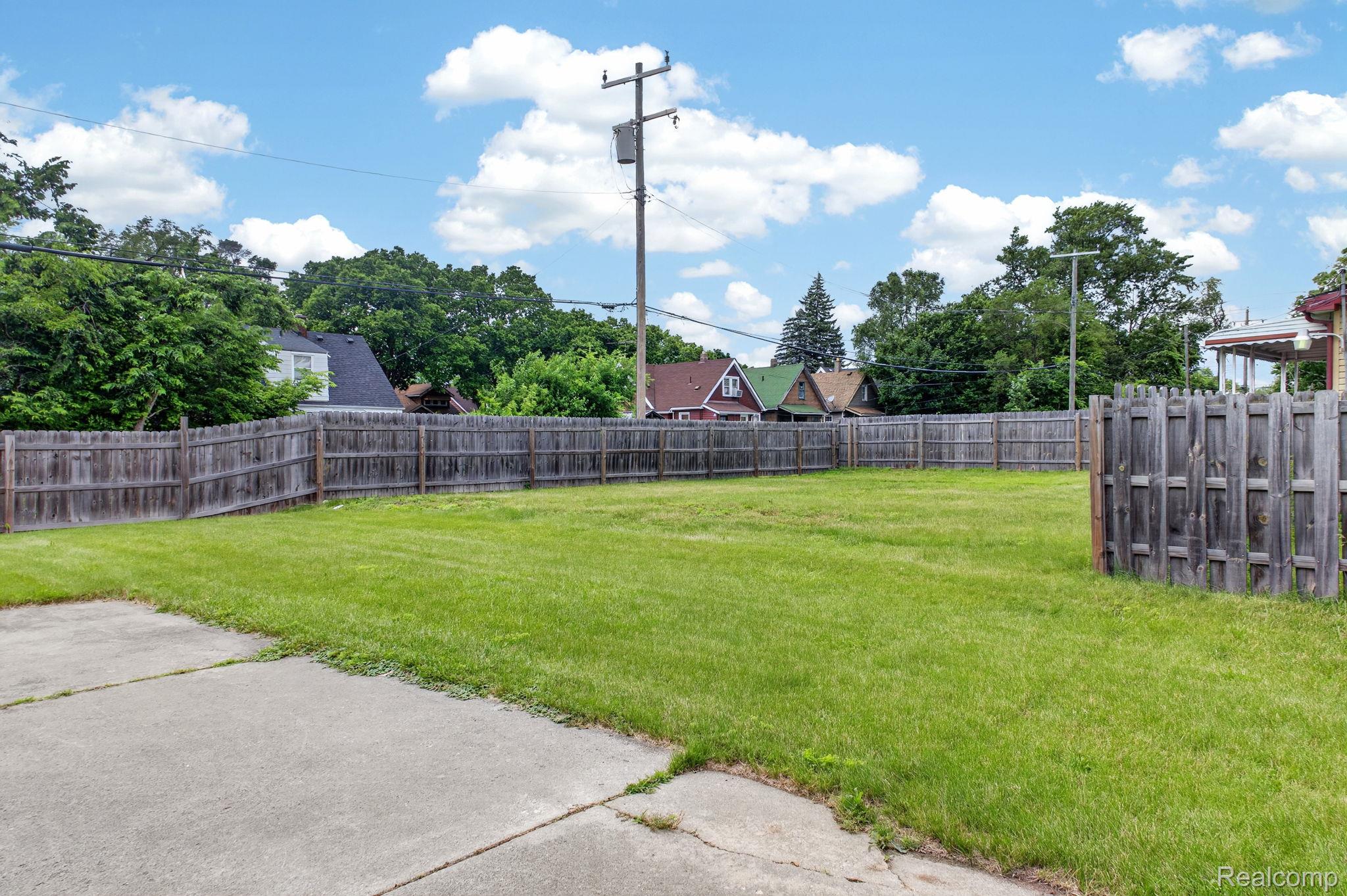15859 Santa Rosa Drive Detroit, MI 48238 - Photo 5 of 33 5-web-or-mls-2J4A9764.jpg