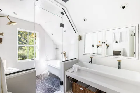 $4,500,000 | 72 Hempstead Street, Sag Harbor, NY 11963