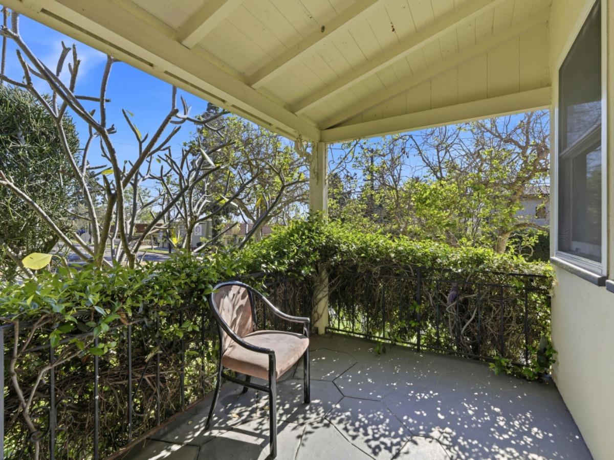 10537 Rochester Avenue Los Angeles, CA 90024 - Photo 17 of 27