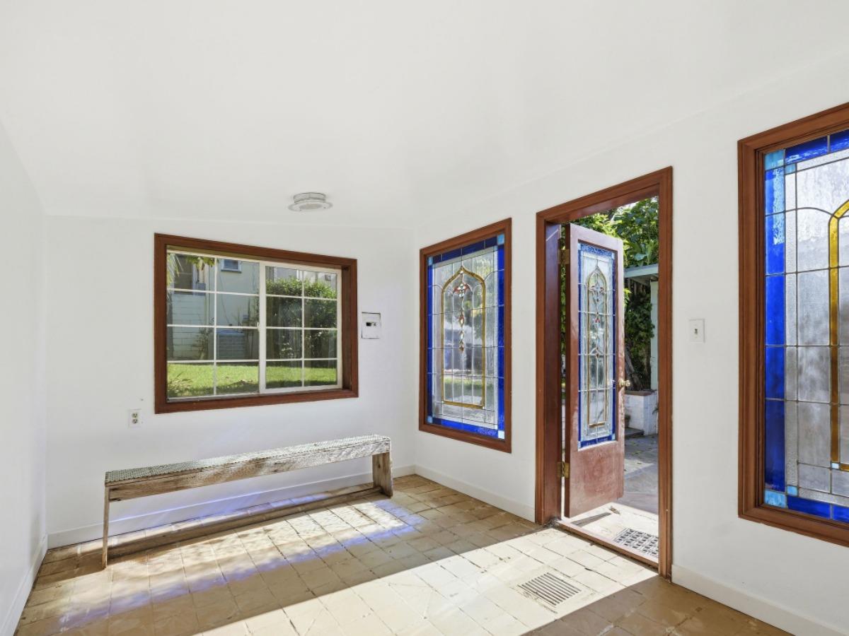 10537 Rochester Avenue Los Angeles, CA 90024 - Photo 19 of 27