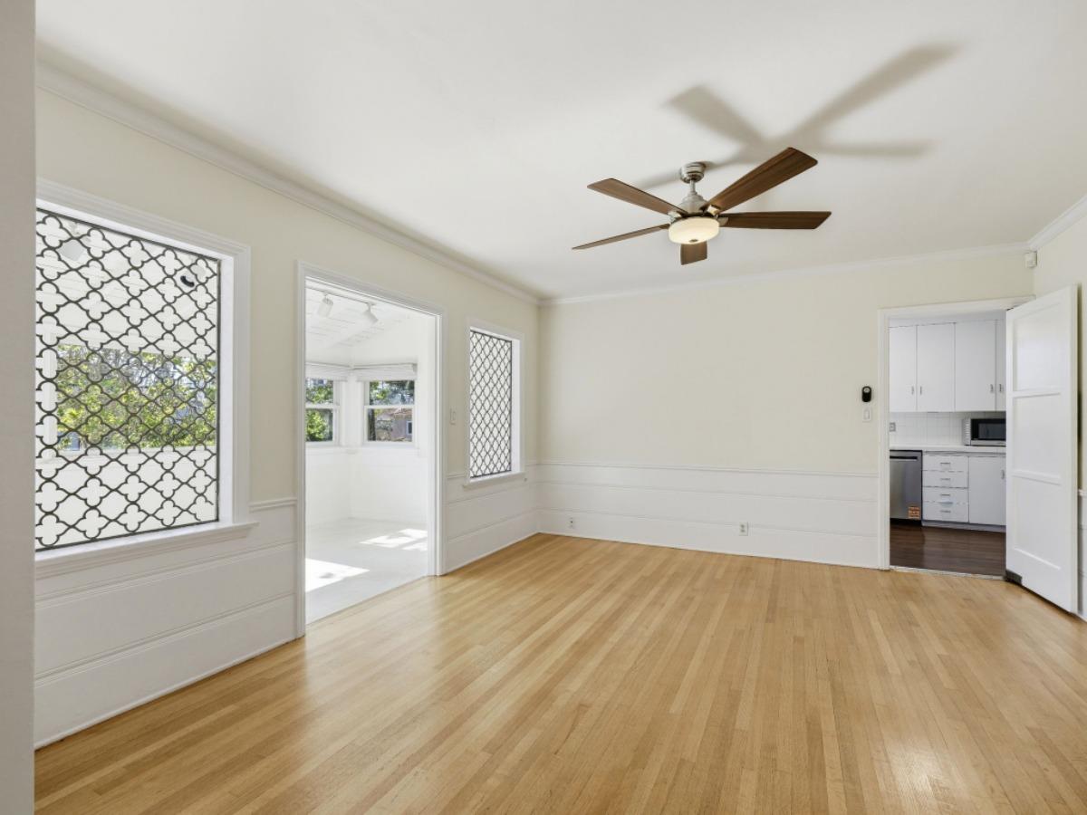 10537 Rochester Avenue Los Angeles, CA 90024 - Photo 24 of 27