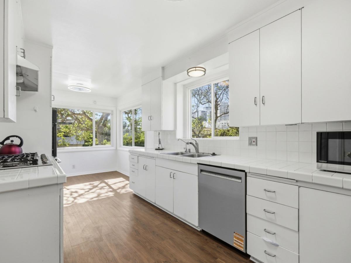 10537 Rochester Avenue Los Angeles, CA 90024 - Photo 25 of 27