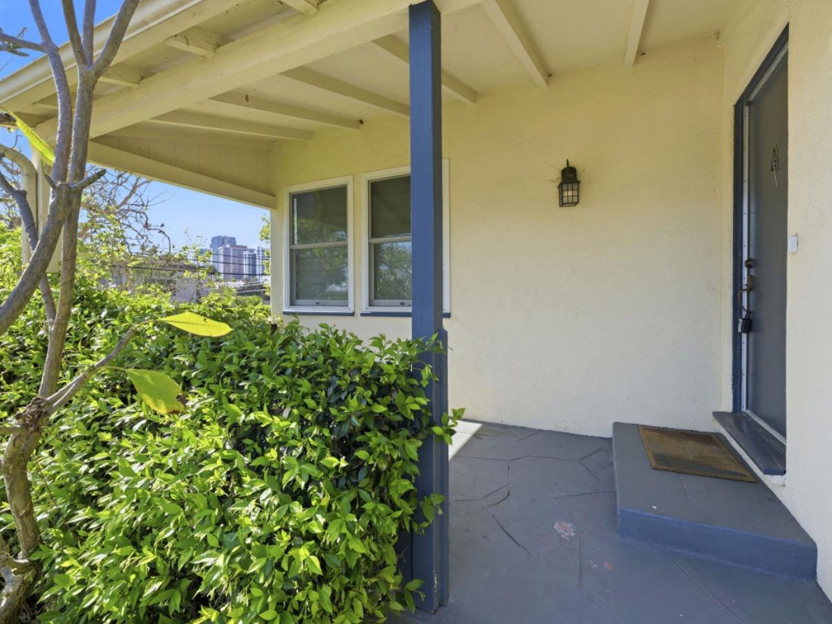 10537 Rochester Avenue Los Angeles, CA 90024 - Photo 4 of 27