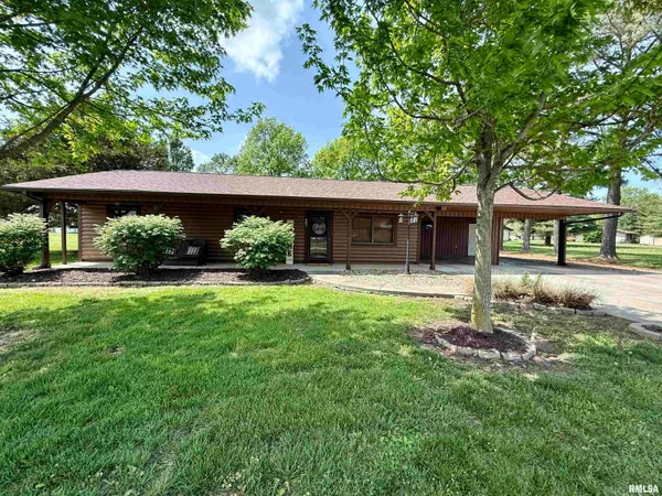$178,000 | 407 North 8th Street, Elkville, IL 62932