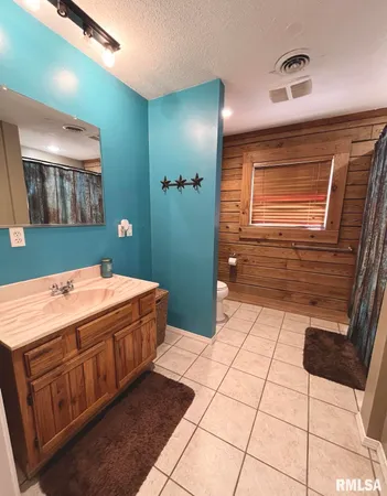 $178,000 | 407 North 8th Street, Elkville, IL 62932