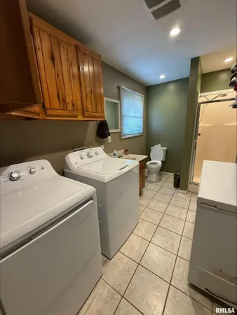 $178,000 | 407 North 8th Street, Elkville, IL 62932