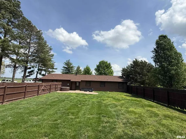 $178,000 | 407 North 8th Street, Elkville, IL 62932
