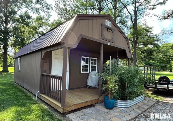 $178,000 | 407 North 8th Street, Elkville, IL 62932