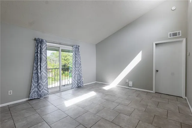 $925 | 2000 Kazmeier, Unit 46, Bryan, TX 77802