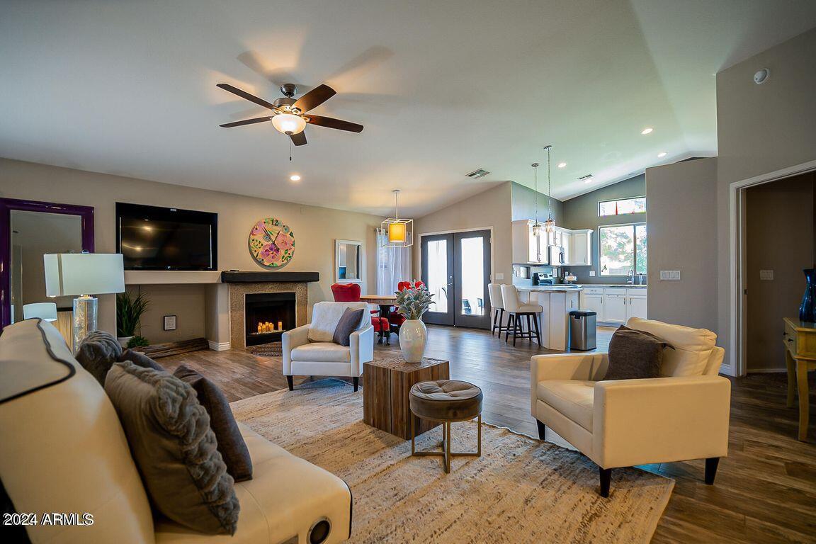 4011 East Agave Road Phoenix, AZ 85044 - Photo 15 of 47 20231207162236966183000000-o