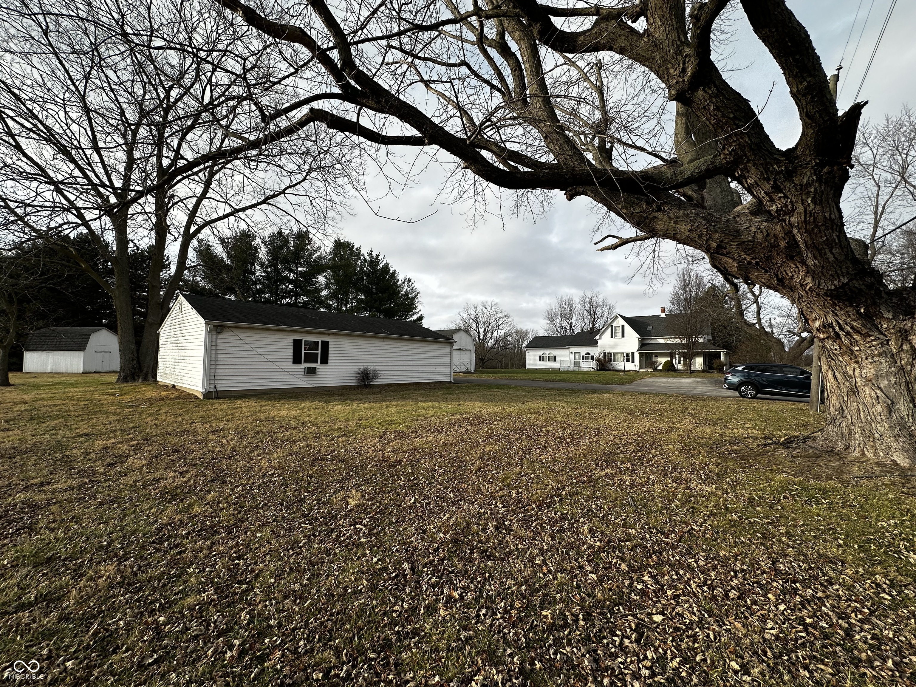 8924 Acton Road Indianapolis, IN 46259 - Photo 3 of 41