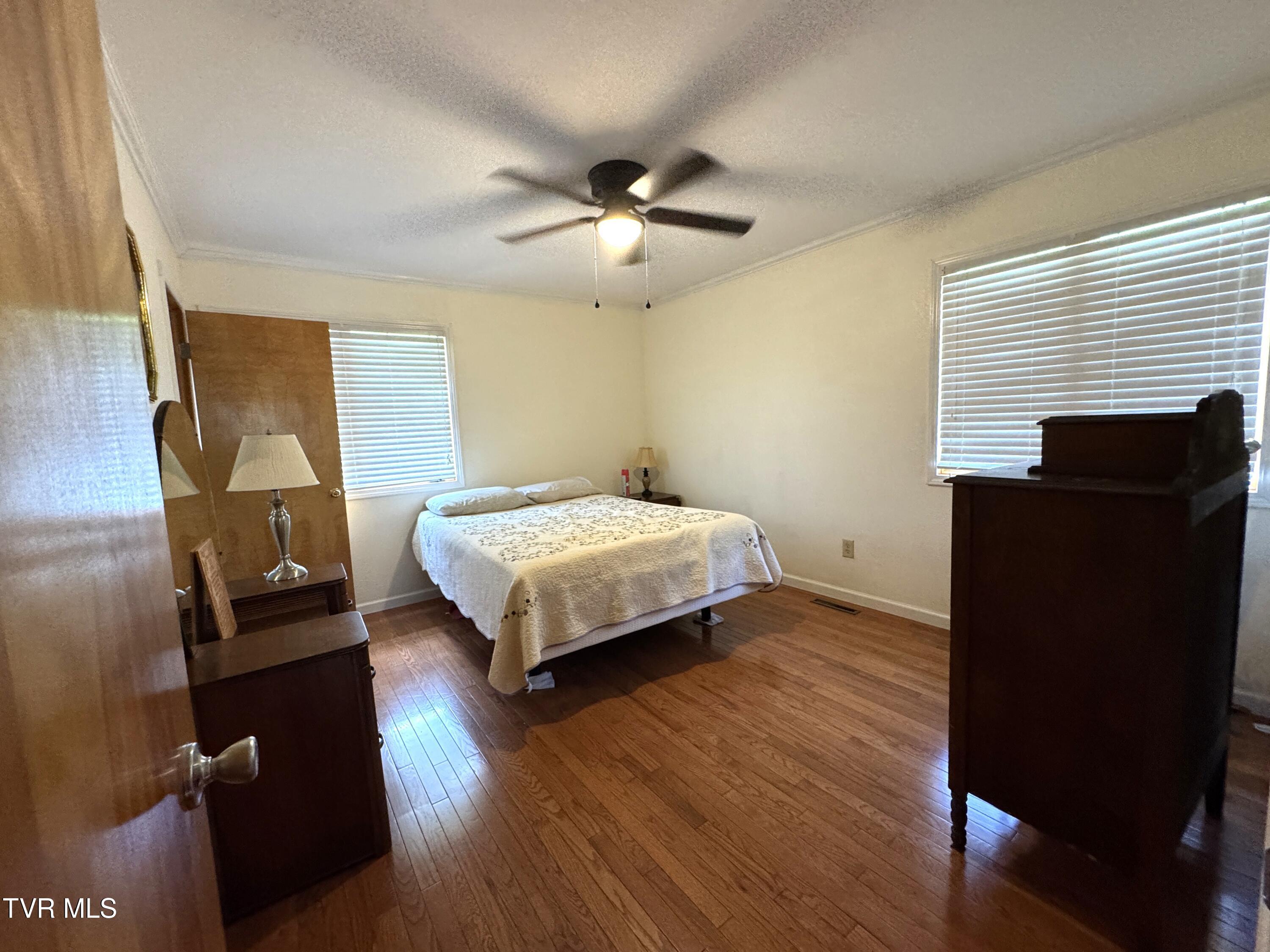 1935 East Stone Gap Road Big Stone Gap, VA 24219 - Photo 21 of 50 MASTER SUITE 1 FROM HALLWAY
