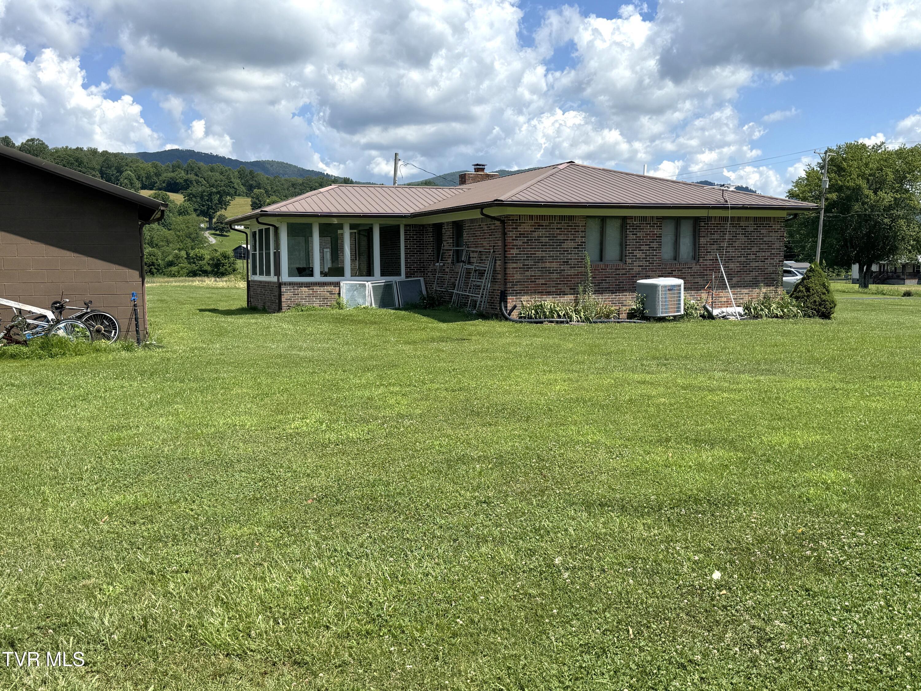 1935 East Stone Gap Road Big Stone Gap, VA 24219 - Photo 4 of 50 RIGHT REAR CORNER VIEW