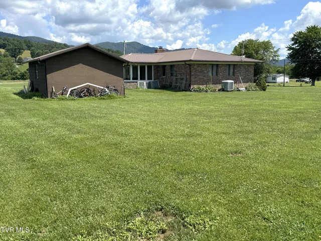 $499,000 | 1935 East Stone Gap Road, Big Stone Gap, VA 24219