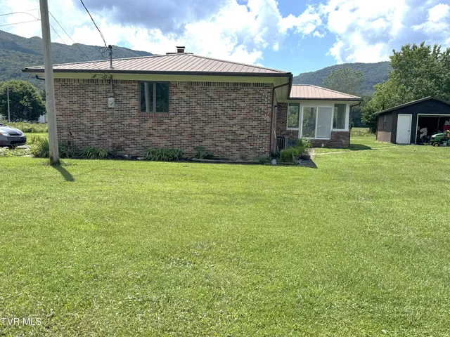 $499,000 | 1935 East Stone Gap Road, Big Stone Gap, VA 24219