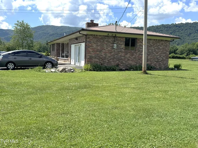 $499,000 | 1935 East Stone Gap Road, Big Stone Gap, VA 24219