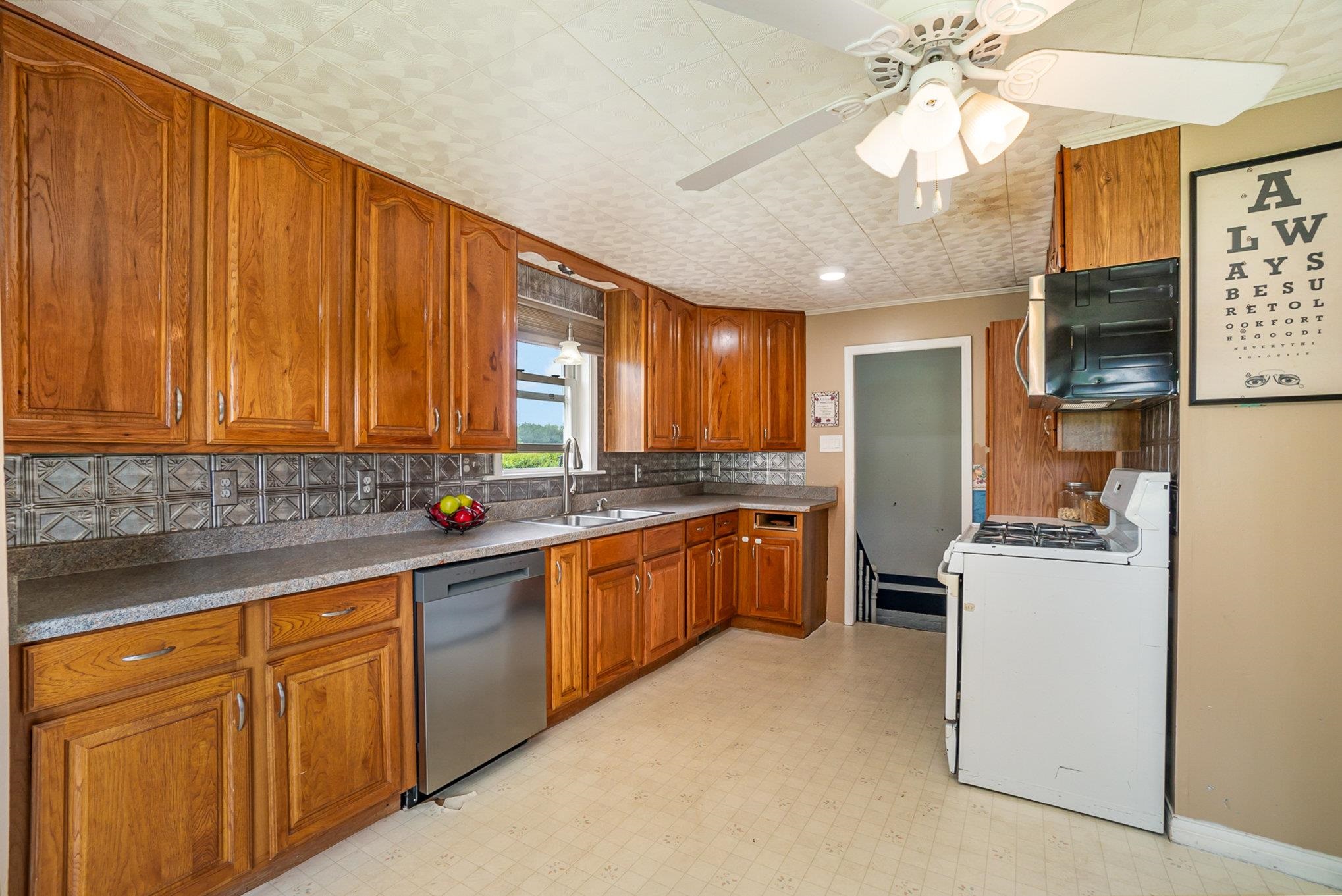 4012 11 Mile Road Auburn, MI 48611 - Photo 7 of 29 Gallery Image 7