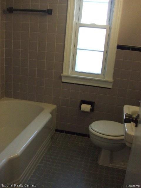 1522 West Webster Road, Unit 16 Royal Oak, MI 48073 - Photo 8 of 12 Bath