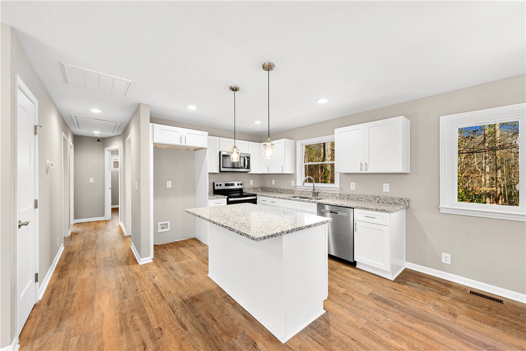 522 Robin Drive Seneca, SC 29678 - Photo 11 of 44