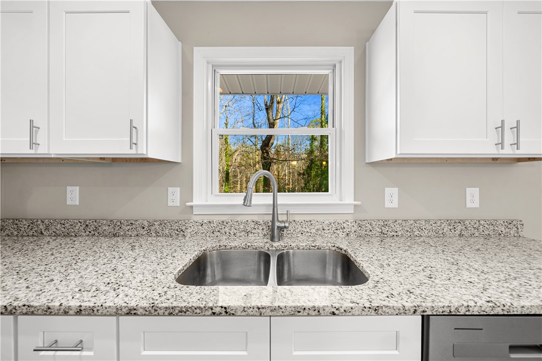 522 Robin Drive Seneca, SC 29678 - Photo 12 of 44