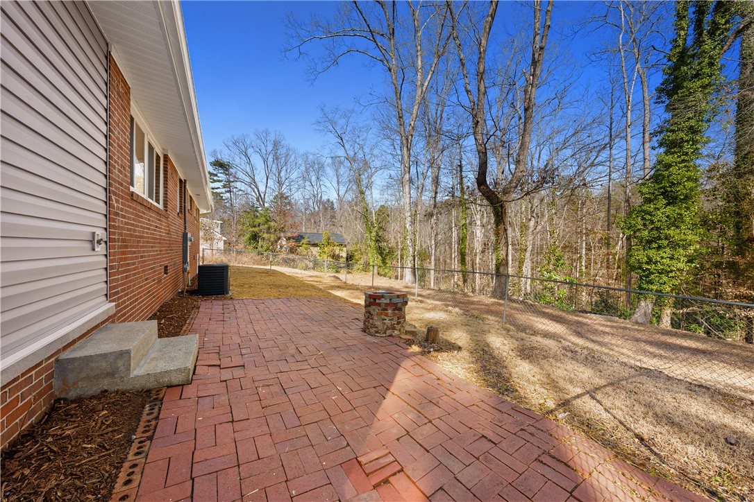 522 Robin Drive Seneca, SC 29678 - Photo 32 of 44