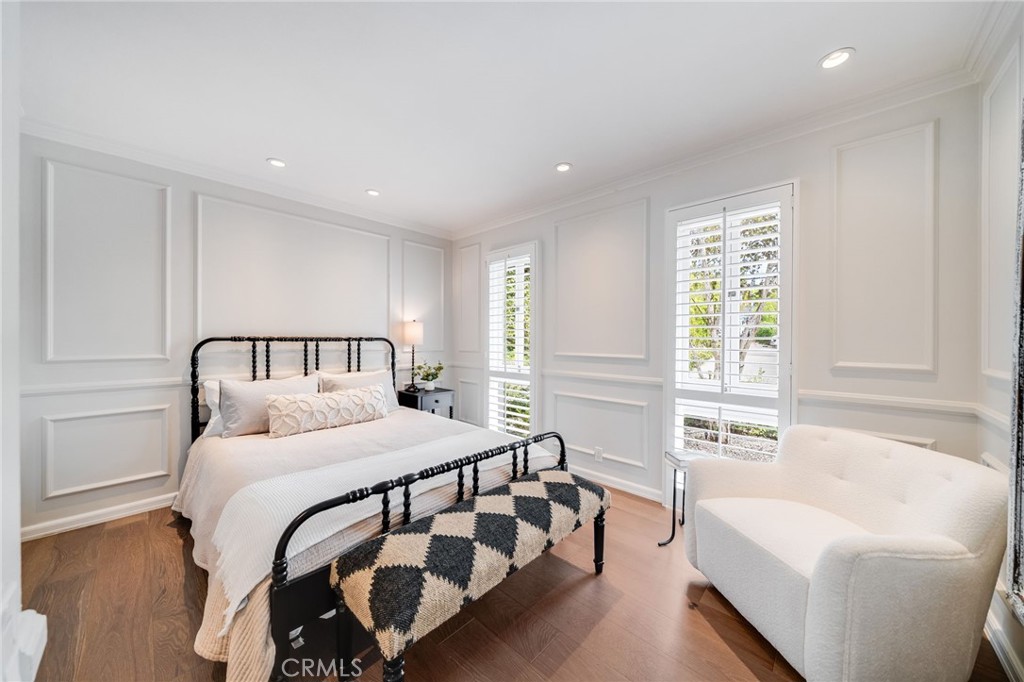 360 Diamond Street Laguna Beach, CA 92651 - Photo 14 of 36 a bedroom with a bed and a couch