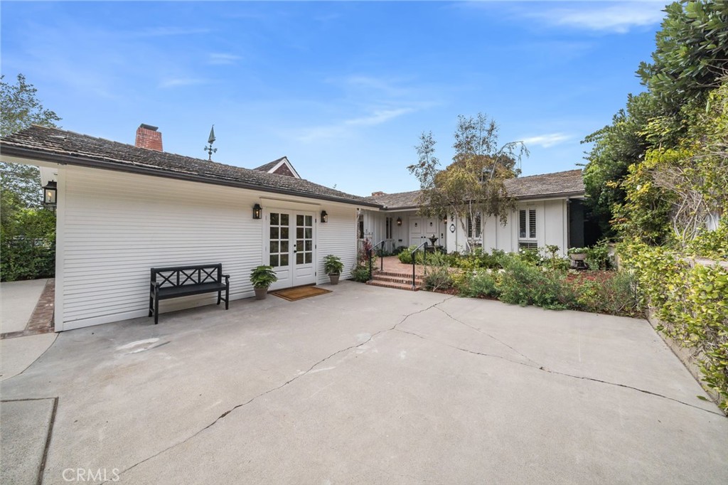 360 Diamond Street Laguna Beach, CA 92651 - Photo 34 of 36 a view of a house with a patio