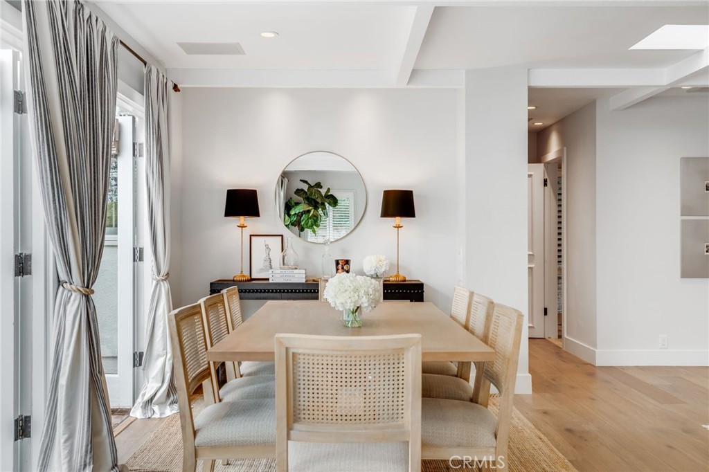 360 Diamond Street Laguna Beach, CA 92651 - Photo 8 of 36 a living room with furniture