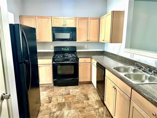 $1,900 | 6078 Oak Bend Court, Riverdale, GA 30296