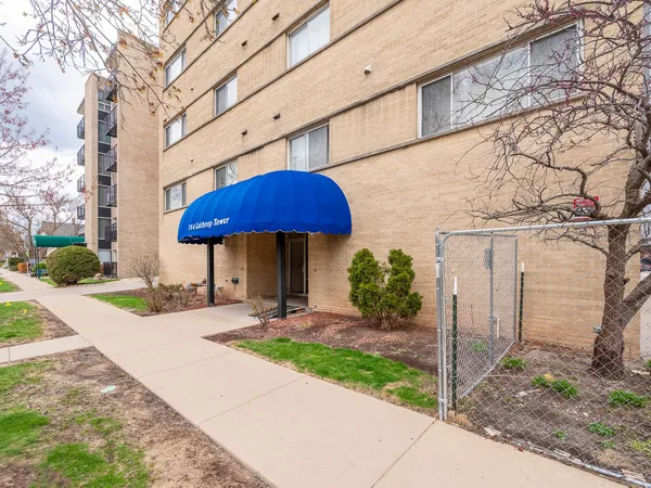 $124,900 | 314 Lathrop Avenue, Unit 406, Forest Park, IL 60130