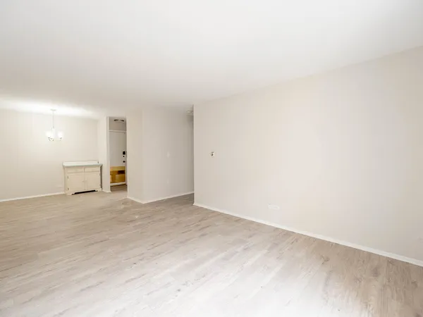 $124,900 | 314 Lathrop Avenue, Unit 406, Forest Park, IL 60130