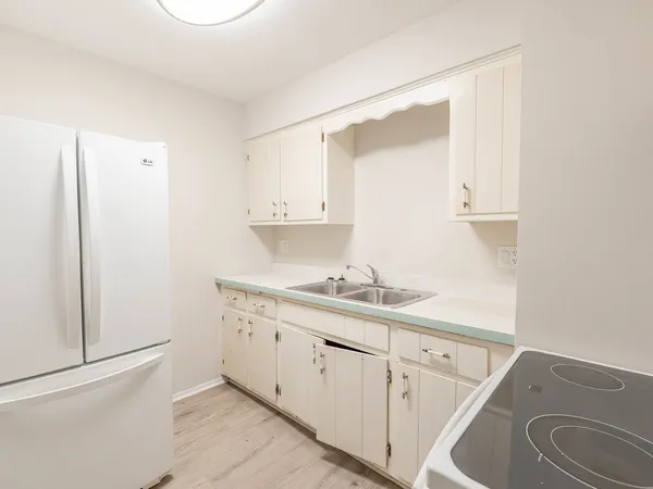 $124,900 | 314 Lathrop Avenue, Unit 406, Forest Park, IL 60130