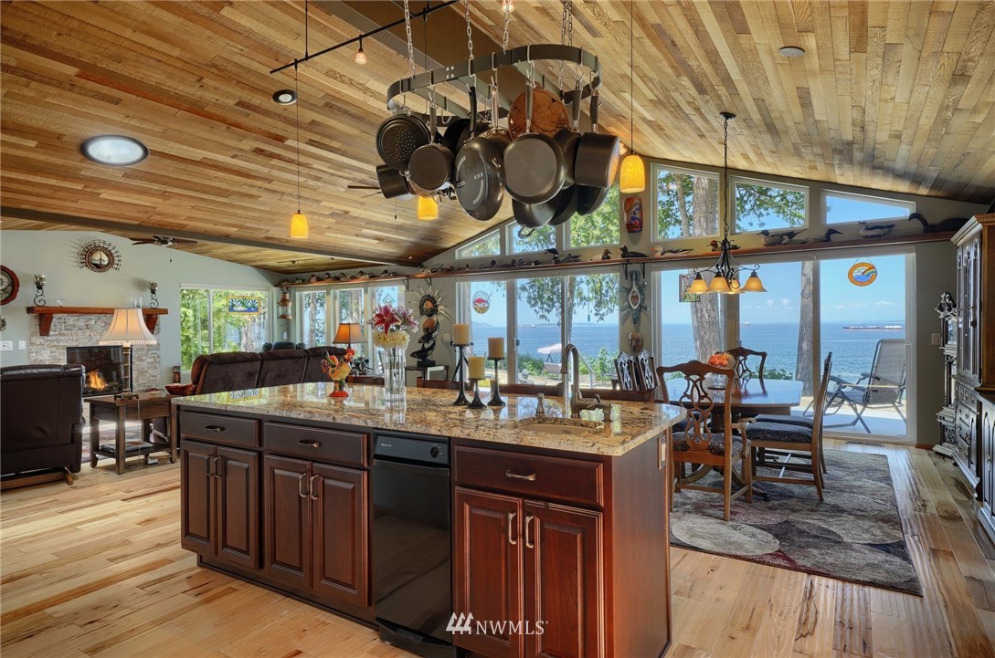 10191 Halloran Road Bow, WA 98232 - Photo 9 of 25 Gallery Image 9
