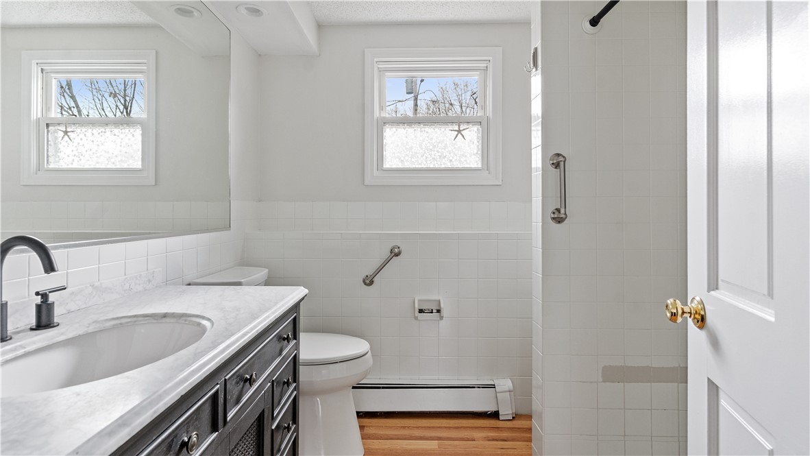 32 Milburn Road East Providence, RI 02914 - Photo 11 of 26