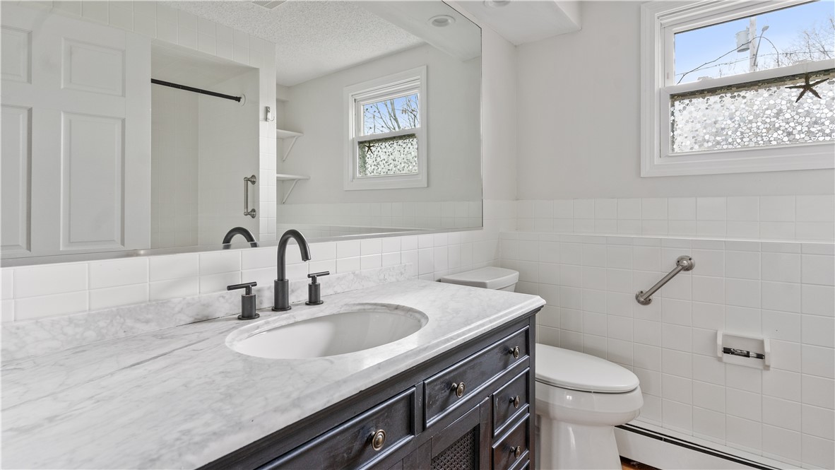 32 Milburn Road East Providence, RI 02914 - Photo 10 of 26