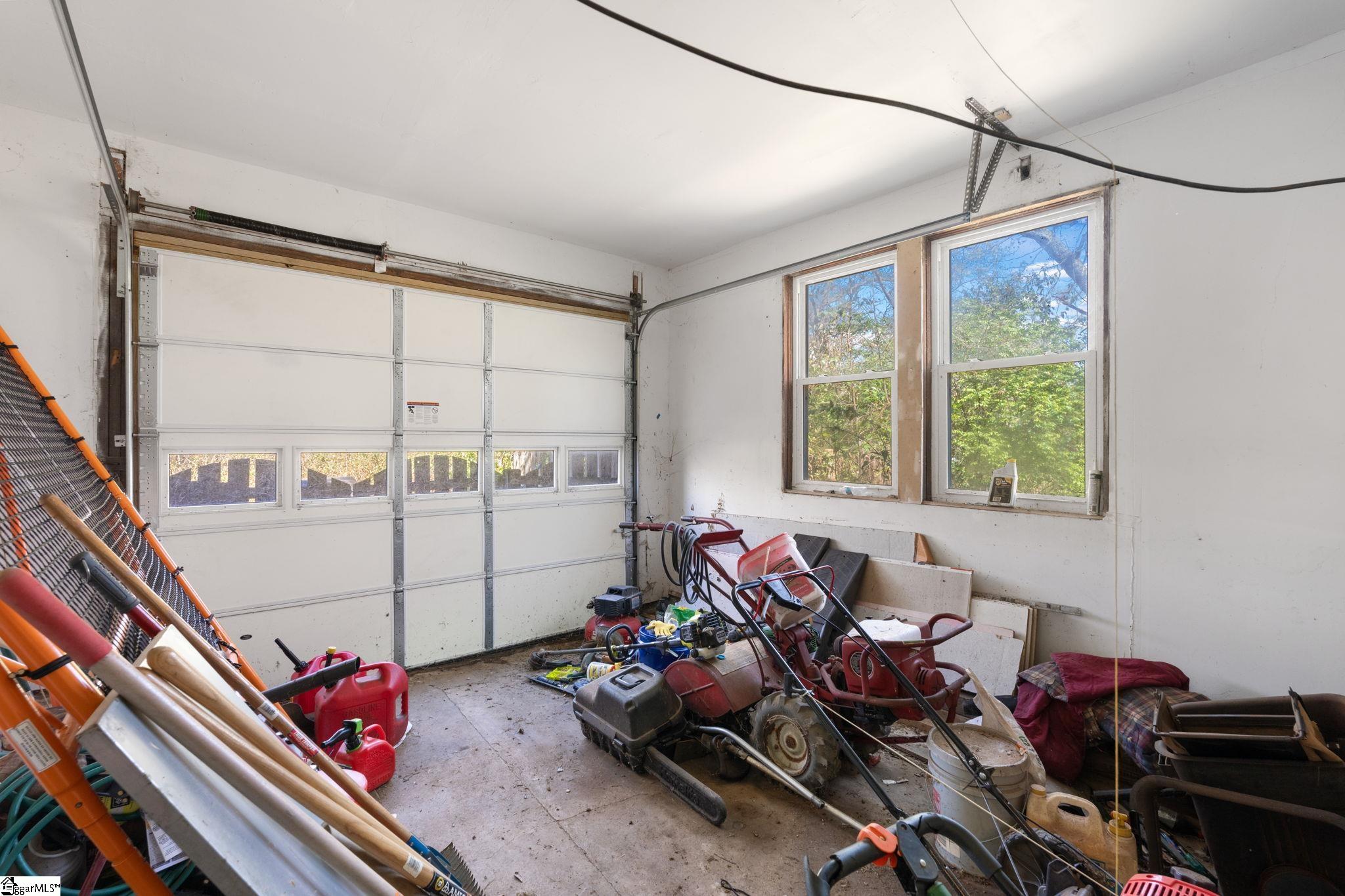 300 West Faris Road Greenville, SC 29605 - Photo 12 of 43