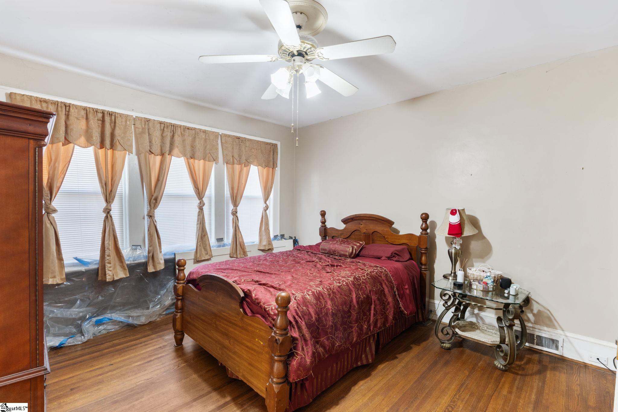 300 West Faris Road Greenville, SC 29605 - Photo 2 of 43