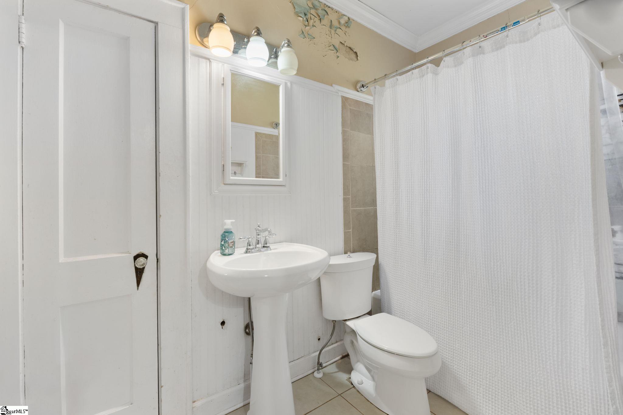 300 West Faris Road Greenville, SC 29605 - Photo 3 of 43